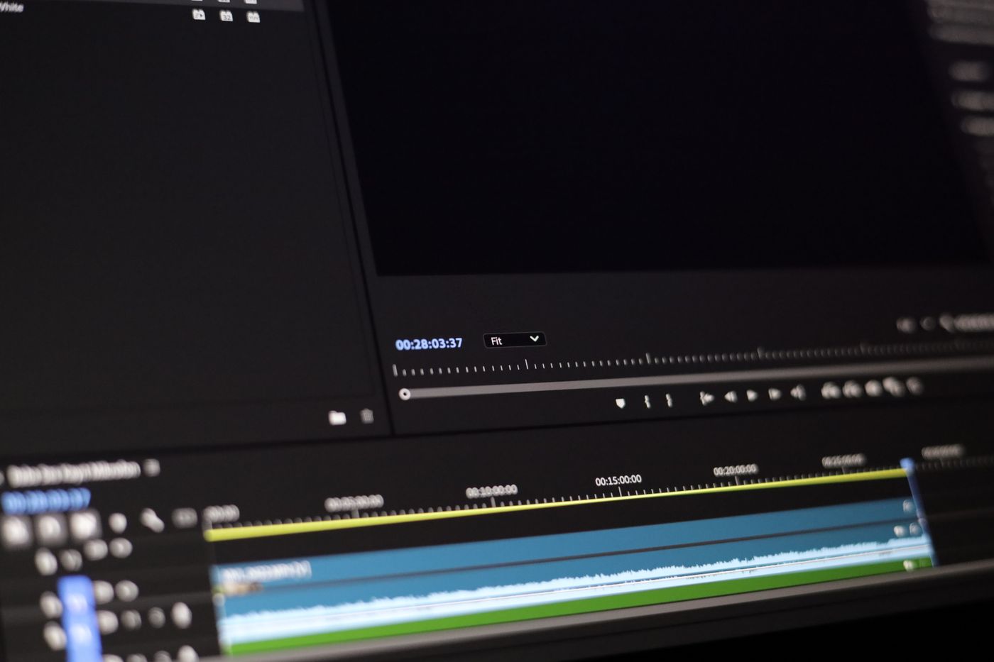Editing software with video and audio tracks